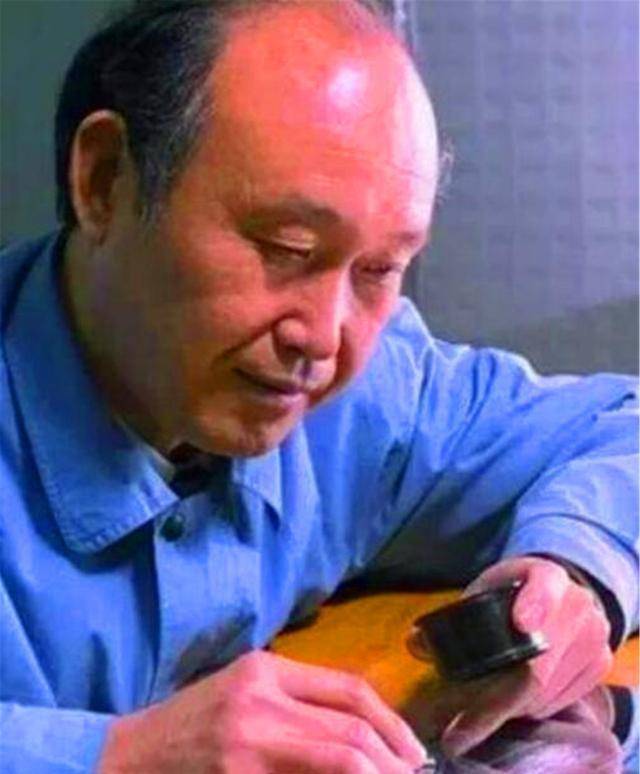 人民币上除了毛爷爷，其实还印着1个人的名字，你知道是谁吗？