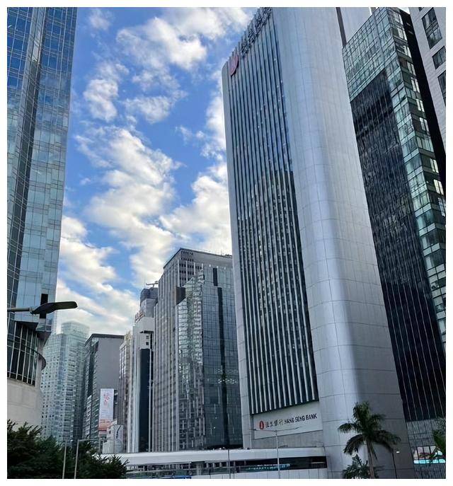 外交部原副部长：香港回归前，英国每年可从香港拿走上千亿人民币