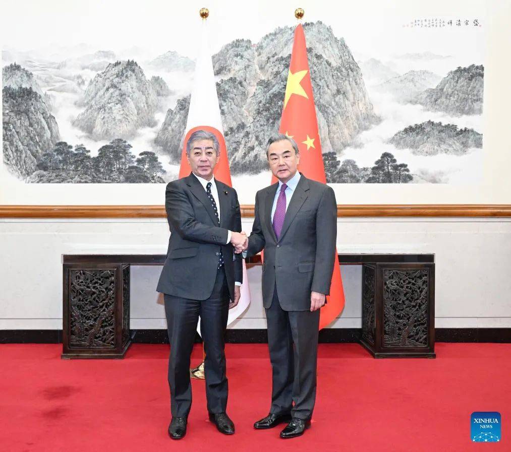 Bilingual丨中日达成十项重要共识，涉及两国游客互访