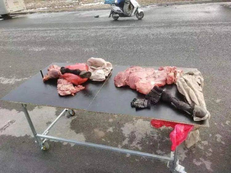 淄博一肉摊卖“假肉”！王某某、周某等17人被一锅端
