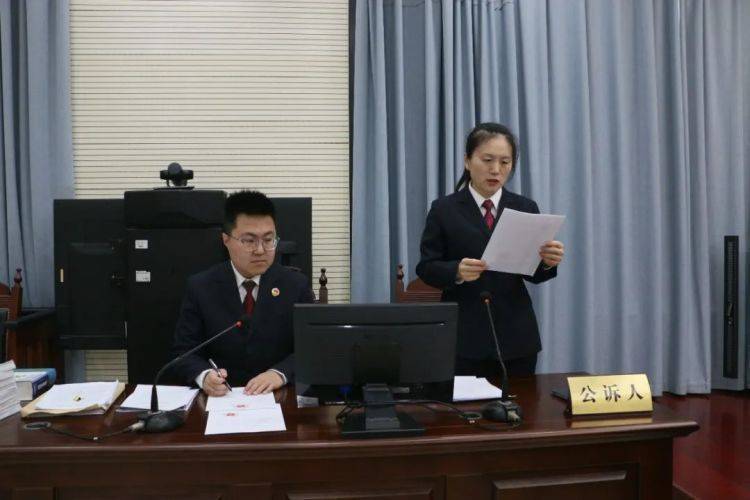 淄博一肉摊卖“假肉”！王某某、周某等17人被一锅端