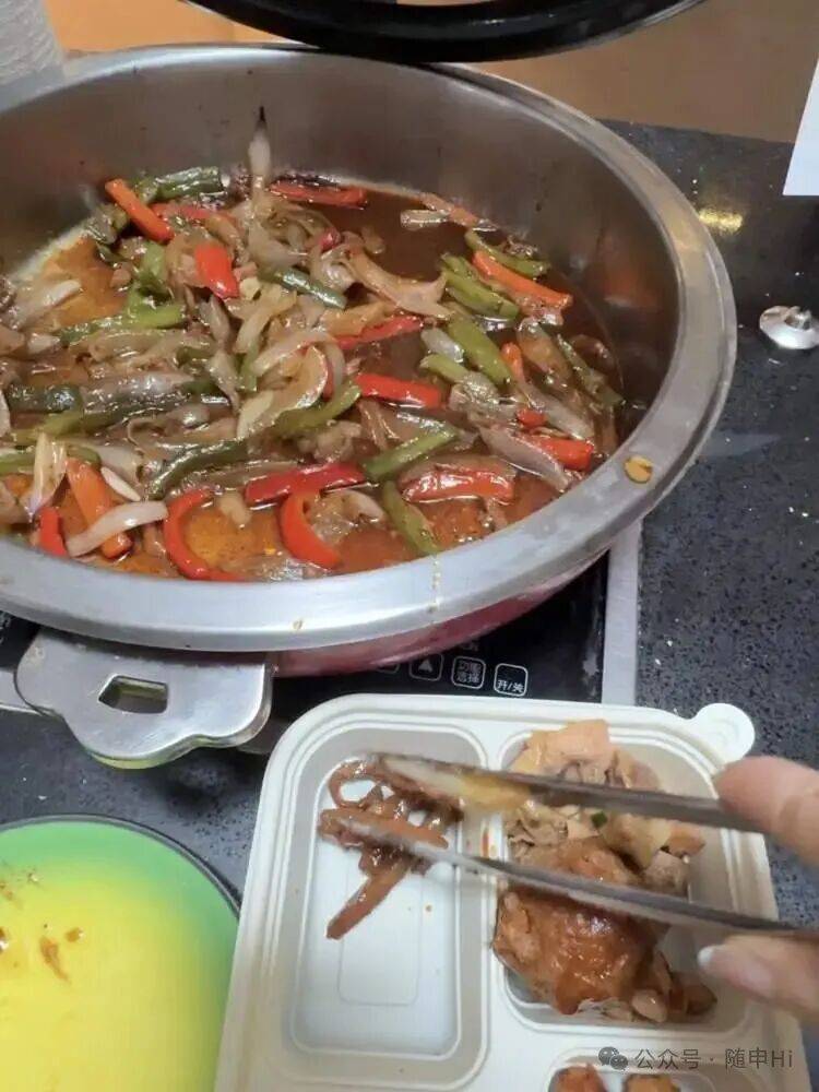 上海五星级酒店,突然大排长龙!25元装满满一盒,菜品可自选,市民直呼划算