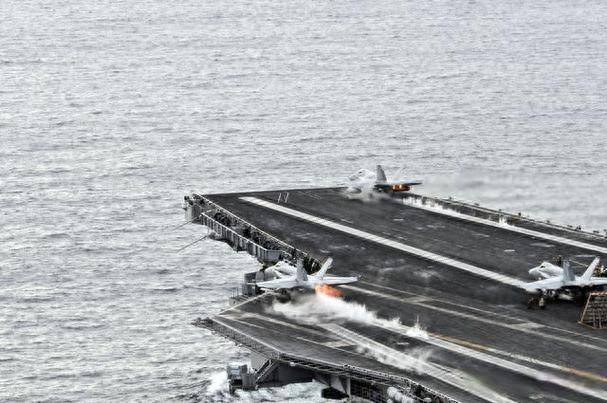 福建舰惊艳全球,美媒坦言难以置信,俄专家坚称:我们领先中国10年