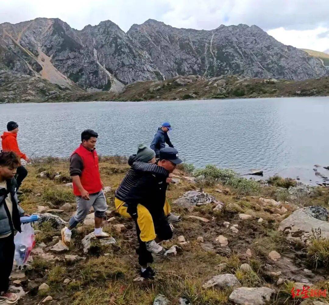 女孩在海拔4700米甘孜党岭严重高反,找到时呼吸困难已陷入半昏迷