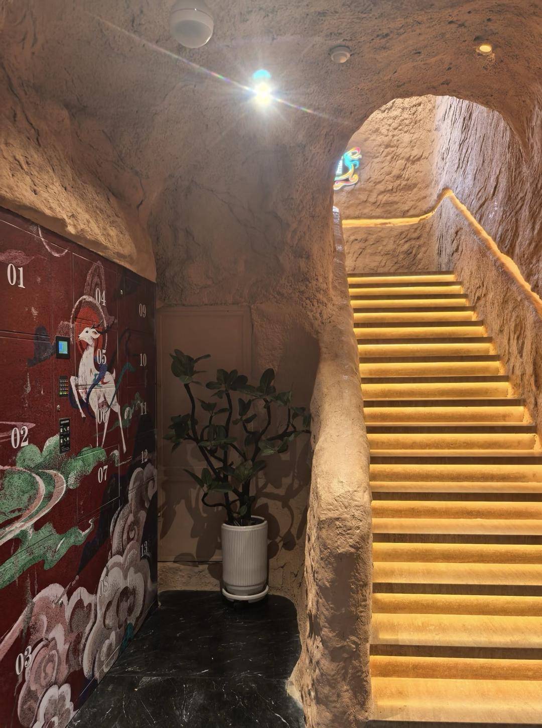 敦煌一“豪华”公厕成网红打卡点 管理单位:初心是传播地域文化特色