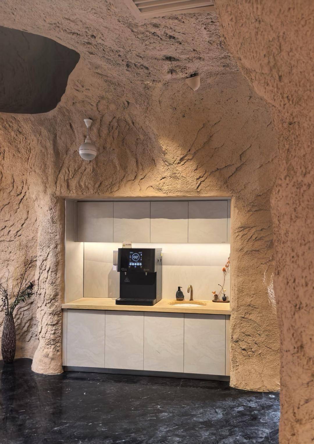 敦煌一“豪华”公厕成网红打卡点 管理单位:初心是传播地域文化特色