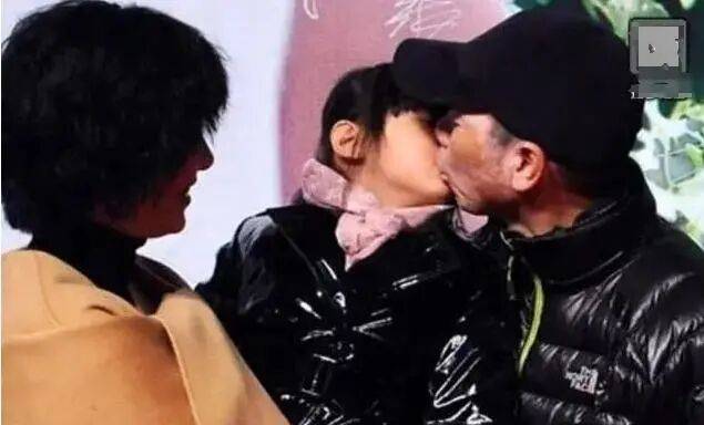 考古|冯小刚带女儿去陈思诚工作室！开个人账号还读影视专业，她也要“女承父业”吗？