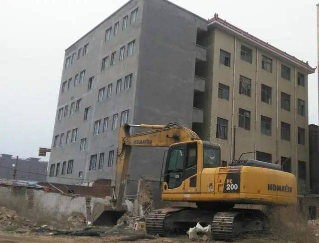 男子获赔1300万拆迁款被控告敲诈勒索,终审无罪获38万赔偿,本人:坚决追究责任