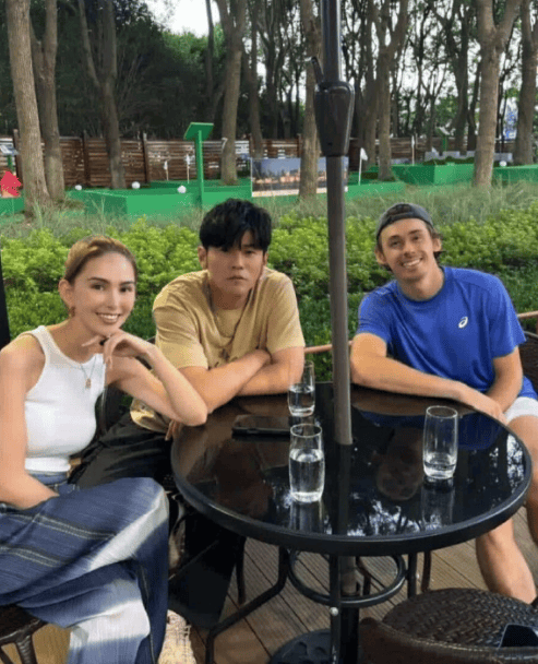 考古|昆凌现身暴瘦变化大!7年剖腹产下3娃,从“打工妹”到“天王嫂”,她的辛苦谁懂