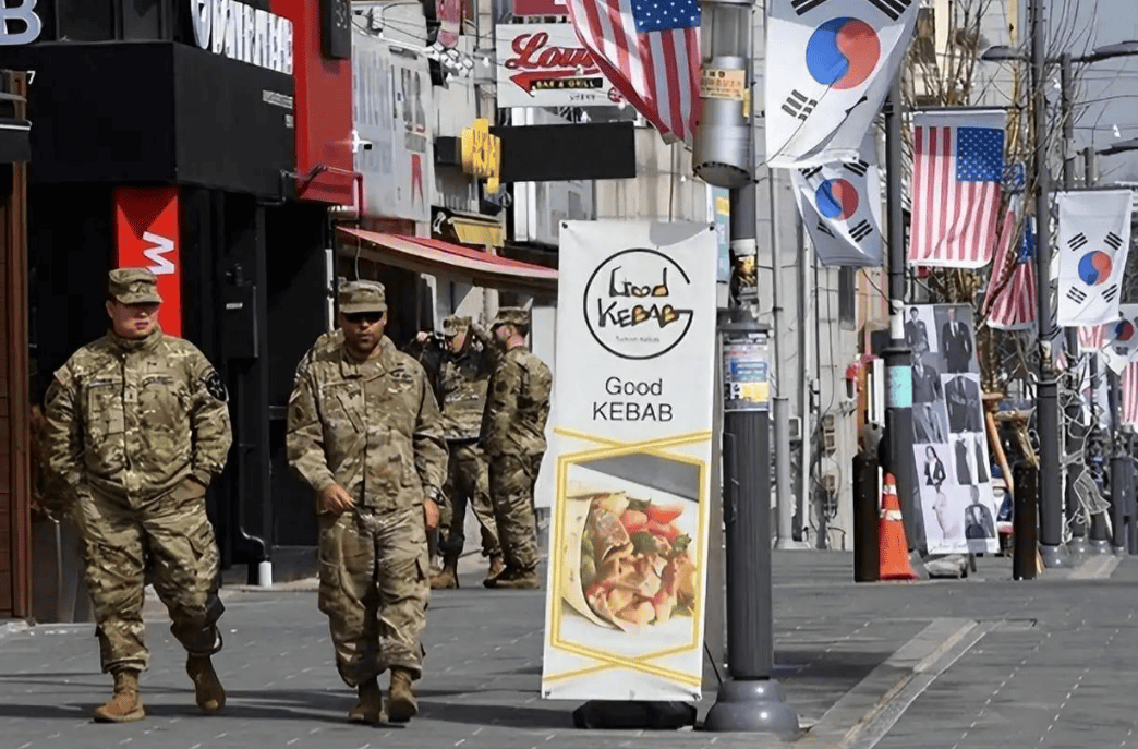 韩国政坛惊变，李在明刚拿下了反华头目，美军就逼韩国选边站队？