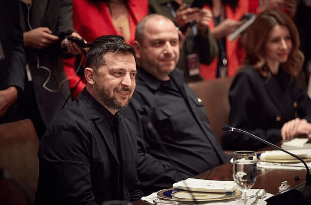 欧洲如临大敌，集体要求停战，波兰放话：普京敢来，就会被逮捕！