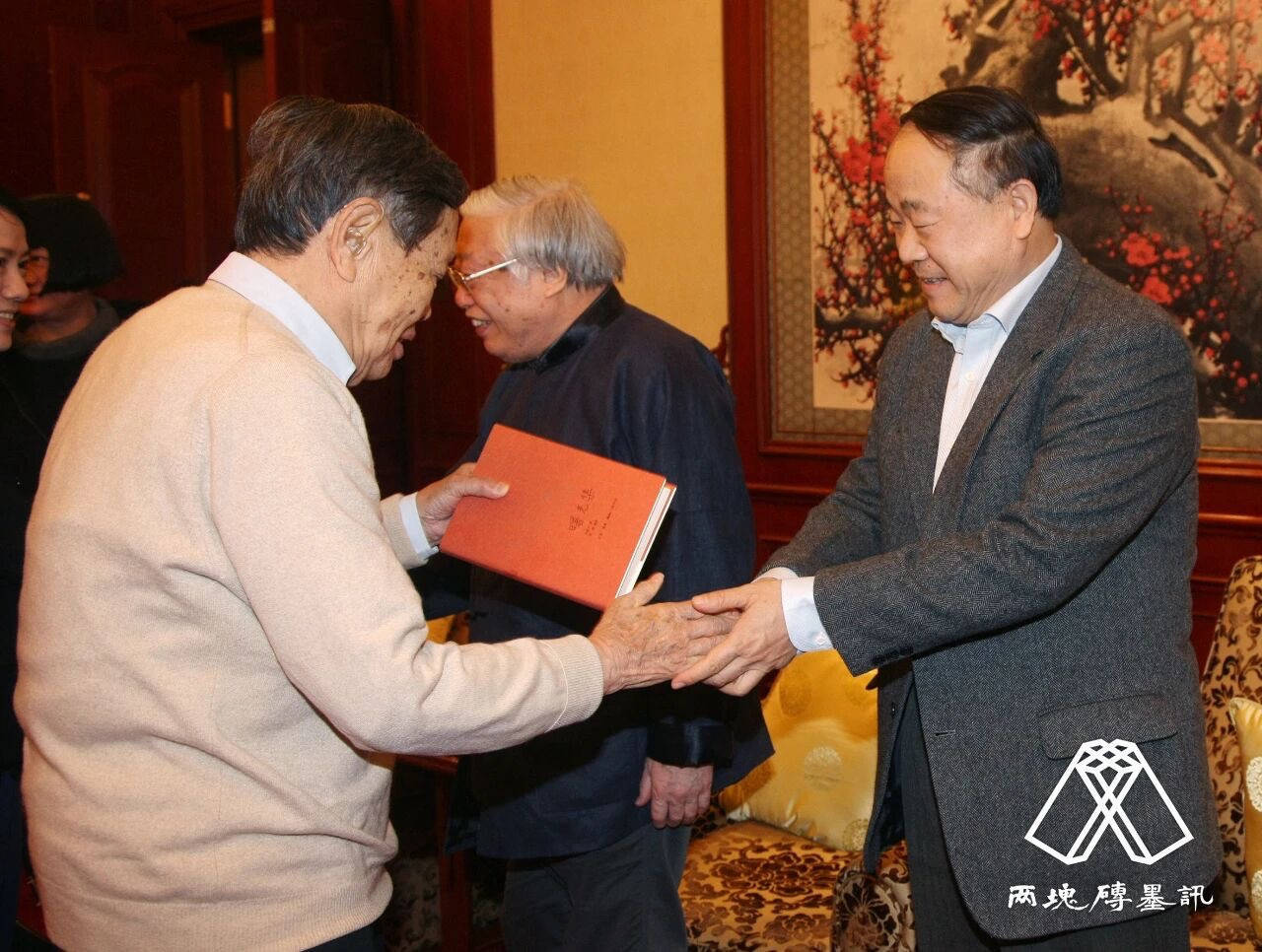 窑变|莫言悼杨振宁,写了一首诗:先生原本仙乡客……