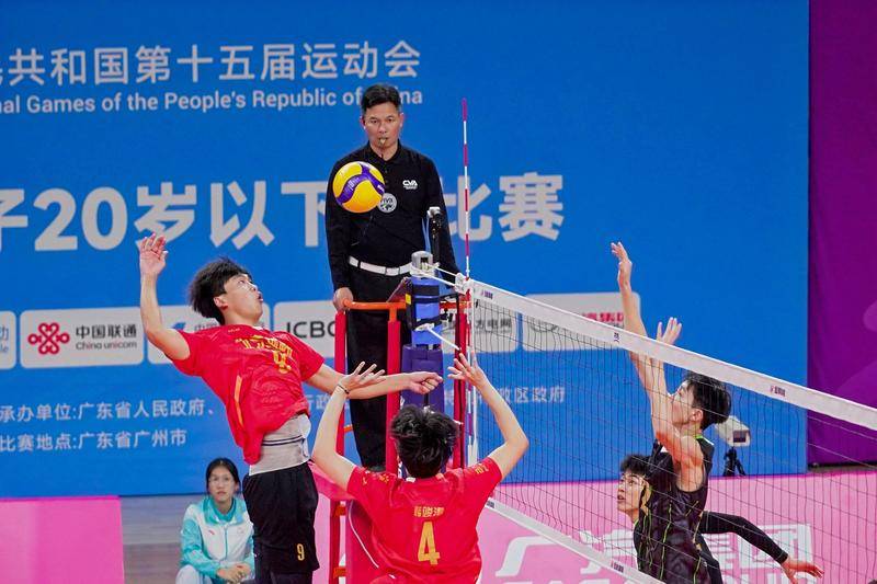 十五运会男排U20小组赛:山东队保持不败战绩