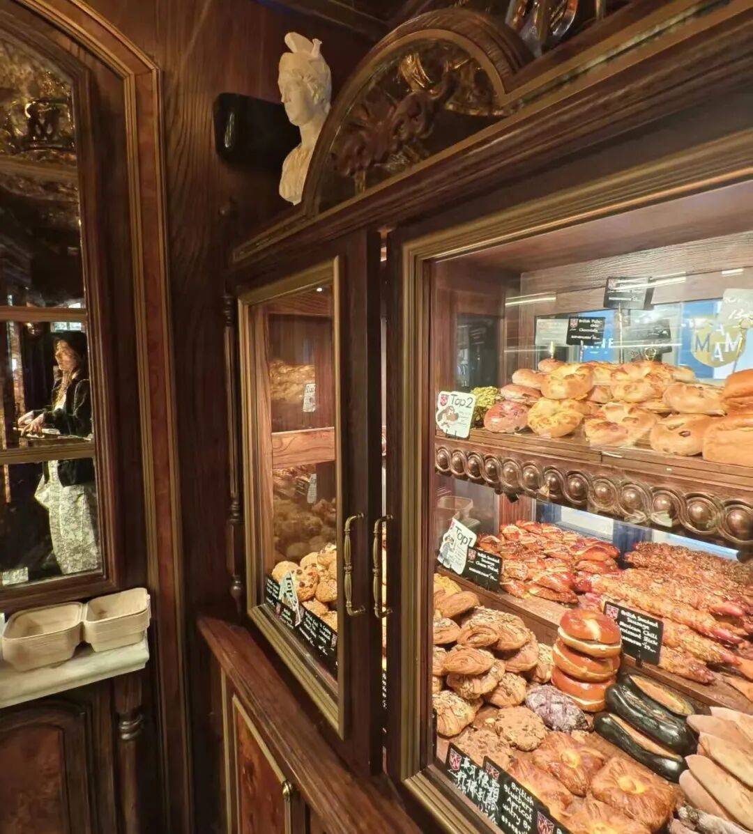 35元一个的“沪币”面包,在四线小城杀疯了