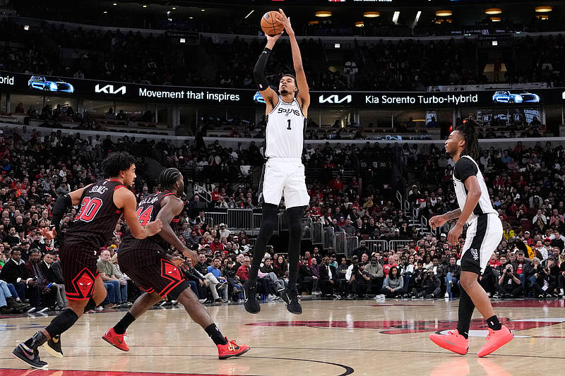 成NBA历史首人,文班亚马:已准备好挑战更强的球队