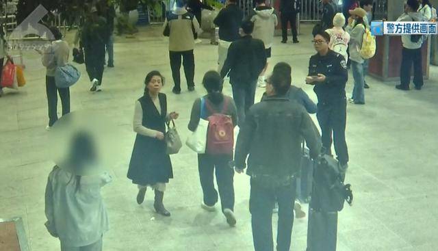 紧急!正要出站,两名14岁少女在昆明火车站被民警拦截…