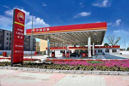 原油某行(原油现货价格为每桶80美元,存储一年的费用为每桶3美元)